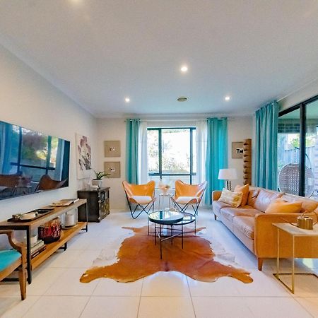 Stayau 4Br Designer Home In Knox Wantirna South Екстер'єр фото